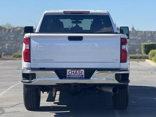 Iridescent Pearl Tricoat 2023 Chevrolet Silverado 3500 LTZ