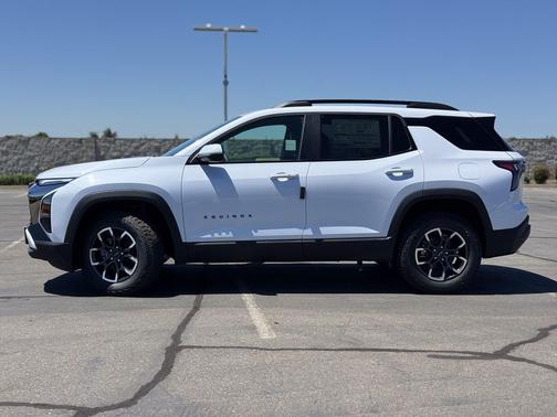 Polar White Tricoat 2026 Chevrolet Equinox AWD ACTIV