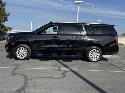 2024 Chevrolet Suburban LS