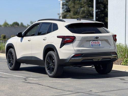 White Sands 2026 Chevrolet Trax FWD ACTIV