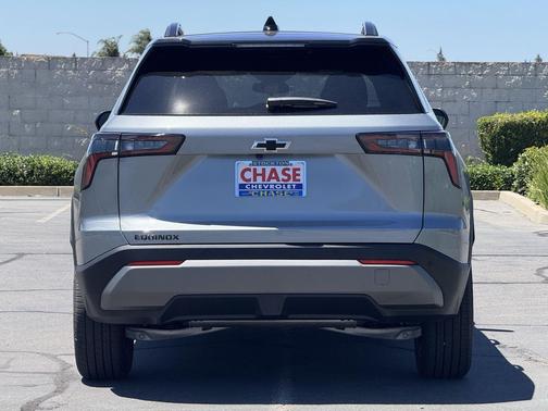Sterling Gray Metallic 2026 Chevrolet Equinox 1LT