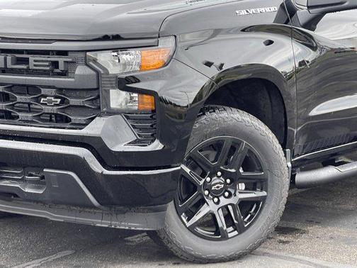2025 Chevrolet Silverado 1500 Custom