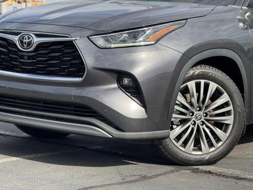 2022 Toyota Highlander Platinum