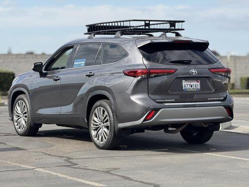 2022 Toyota Highlander Platinum