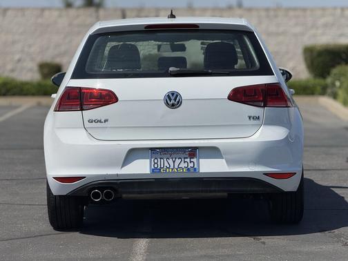 White 2015 Volkswagen Golf DSG TDI S