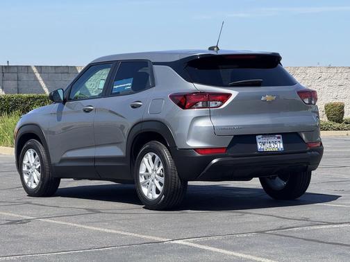 Sterling Gray Metallic 2024 Chevrolet Trailblazer LS