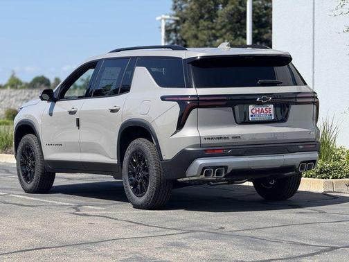 Sandstone Gray 2026 Chevrolet Traverse AWD Z71