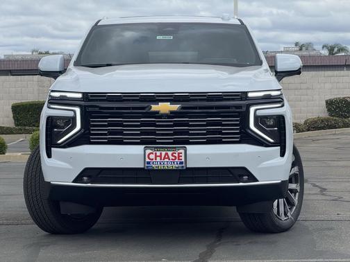 Polar White Tricoat 2026 Chevrolet Suburban High Country, 4WD