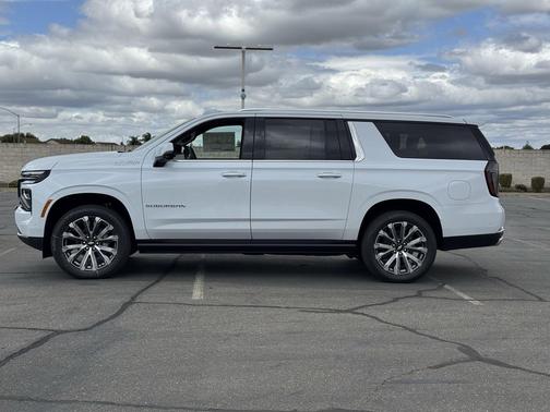 Polar White Tricoat 2026 Chevrolet Suburban High Country, 4WD