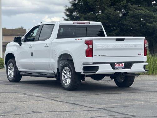 Summit White 2026 Chevrolet Silverado 1500 RST