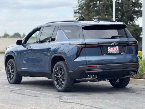 Lakeshore Blue Metallic 2026 Chevrolet Traverse LT
