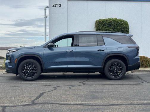 Lakeshore Blue Metallic 2026 Chevrolet Traverse LT