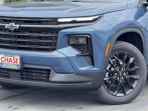 Lakeshore Blue Metallic 2026 Chevrolet Traverse LT