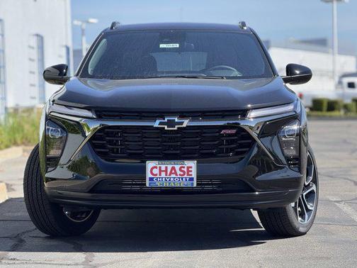 Mosaic Black Metallic 2026 Chevrolet Trax FWD 2RS