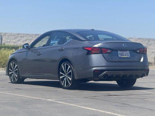 2022 Nissan Altima SR FWD