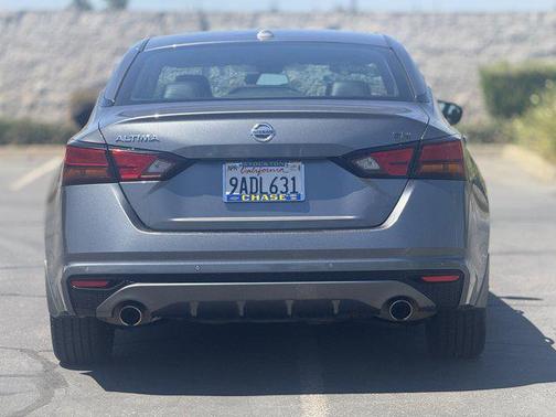 2022 Nissan Altima SR FWD