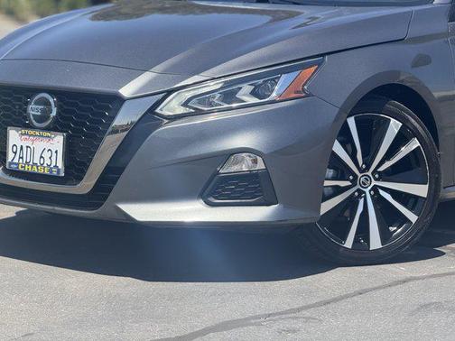 2022 Nissan Altima SR FWD