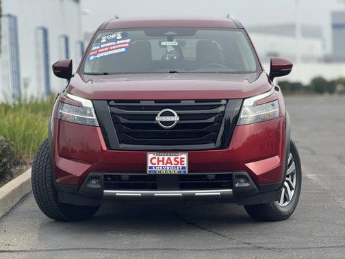 2023 Nissan Pathfinder SL 4WD