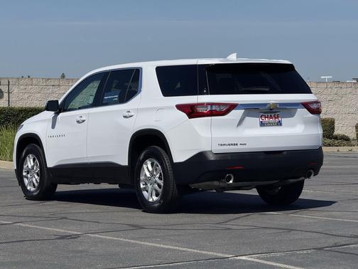 Summit White 2020 Chevrolet Traverse LS
