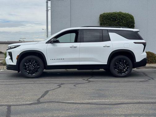 Summit White 2026 Chevrolet Traverse LT