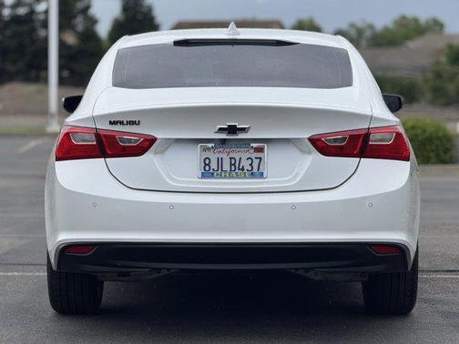 Iridescent Pearl Tricoat 2018 Chevrolet Malibu LT