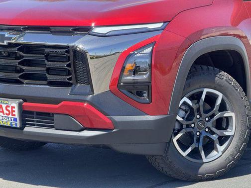 Radiant Red Tintcoat 2026 Chevrolet Equinox FWD ACTIV