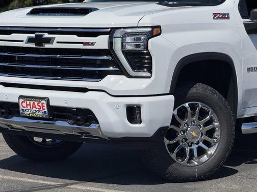 Summit White 2026 Chevrolet Silverado 2500 LT