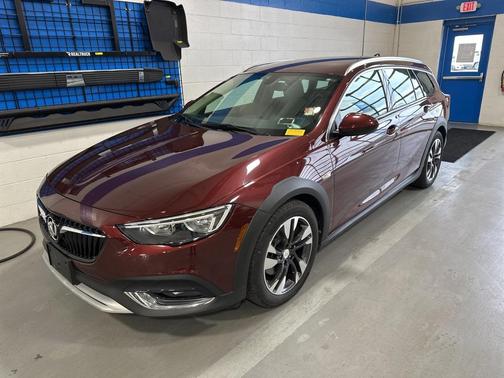 2019 Buick Regal TourX AWD Essence