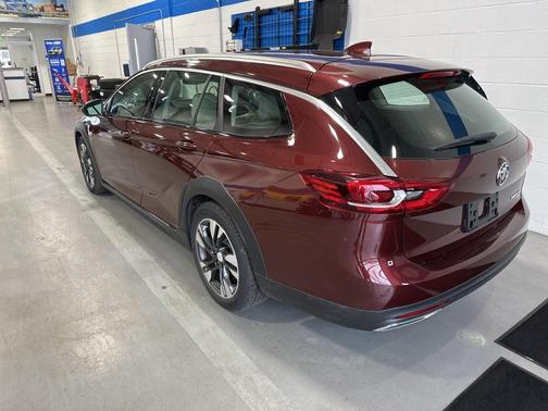 2019 Buick Regal TourX AWD Essence