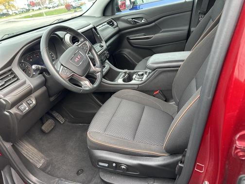 2023 GMC Acadia AWD AT4