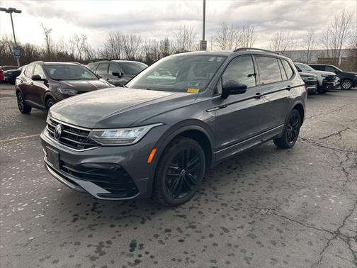 2022 Volkswagen Tiguan 2.0T SE R-Line Black 4MOTION