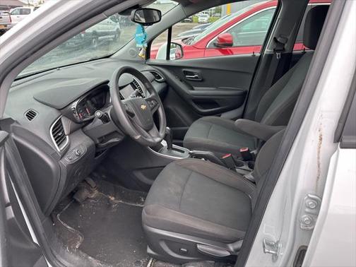 2022 Chevrolet Trax LS