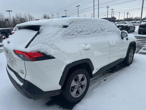 2023 Toyota RAV4 Hybrid XLE