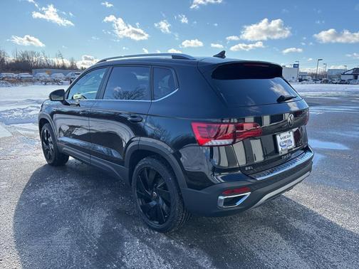 2024 Volkswagen Taos 1.5T SEL