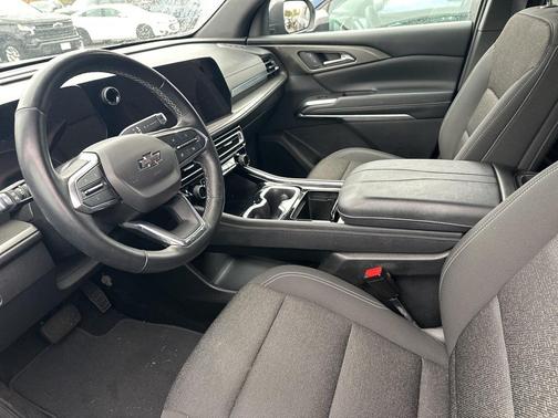 2024 Chevrolet Traverse LS