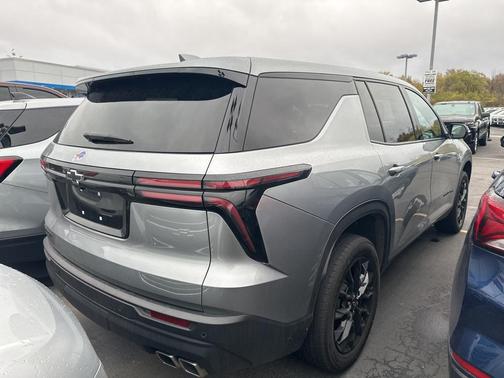 2024 Chevrolet Traverse LS