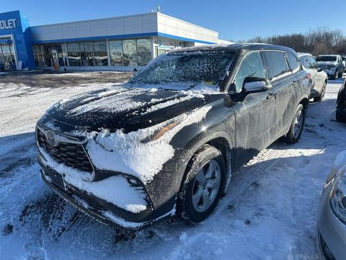 2022 Toyota Highlander LE