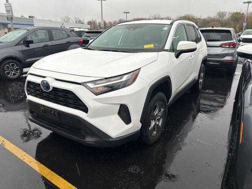2022 Toyota RAV4 Hybrid XLE