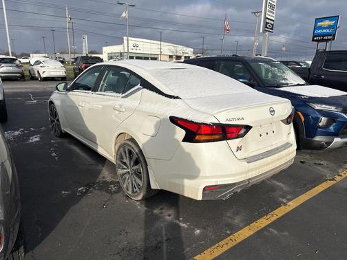 2021 Nissan Altima SR Intelligent AWD