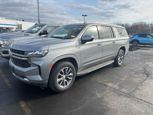 2024 Chevrolet Suburban LS