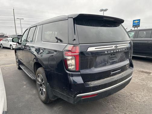 2023 Chevrolet Suburban LT