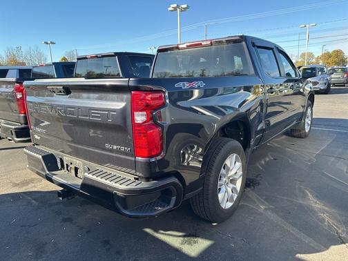 2022 Chevrolet Silverado 1500 Custom