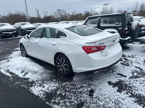 2024 Chevrolet Malibu FWD RS