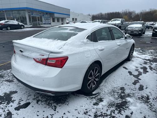 2024 Chevrolet Malibu FWD RS