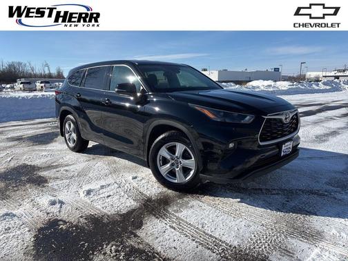 2022 Toyota Highlander LE