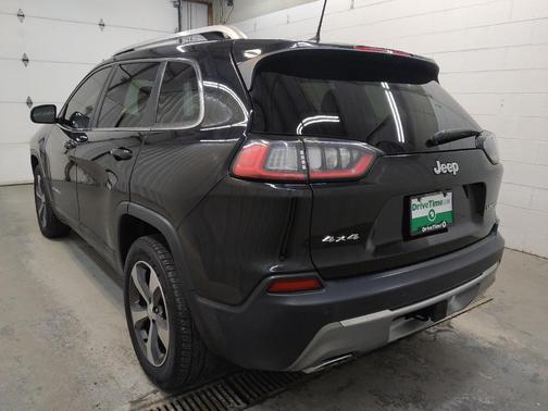 Diamond Black Crystal Pearlcoat 2019 Jeep Cherokee Limited