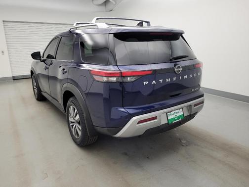 Deep Ocean Blue Pearl 2022 Nissan Pathfinder SL 4WD