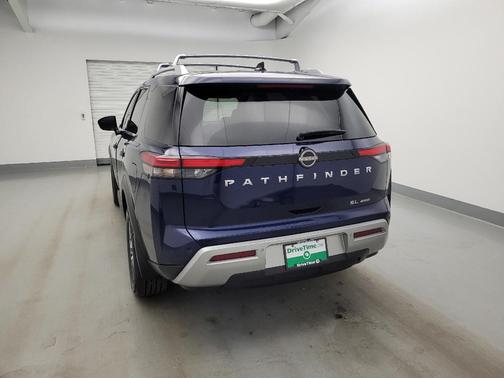Deep Ocean Blue Pearl 2022 Nissan Pathfinder SL 4WD