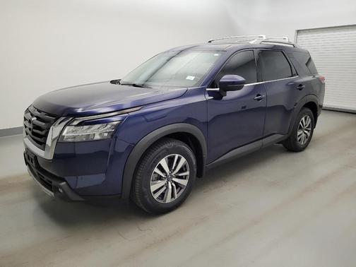 Deep Ocean Blue Pearl 2022 Nissan Pathfinder SL 4WD