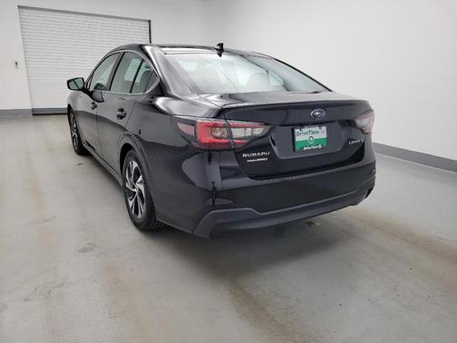 Crystal Black Silica 2022 Subaru Legacy Premium